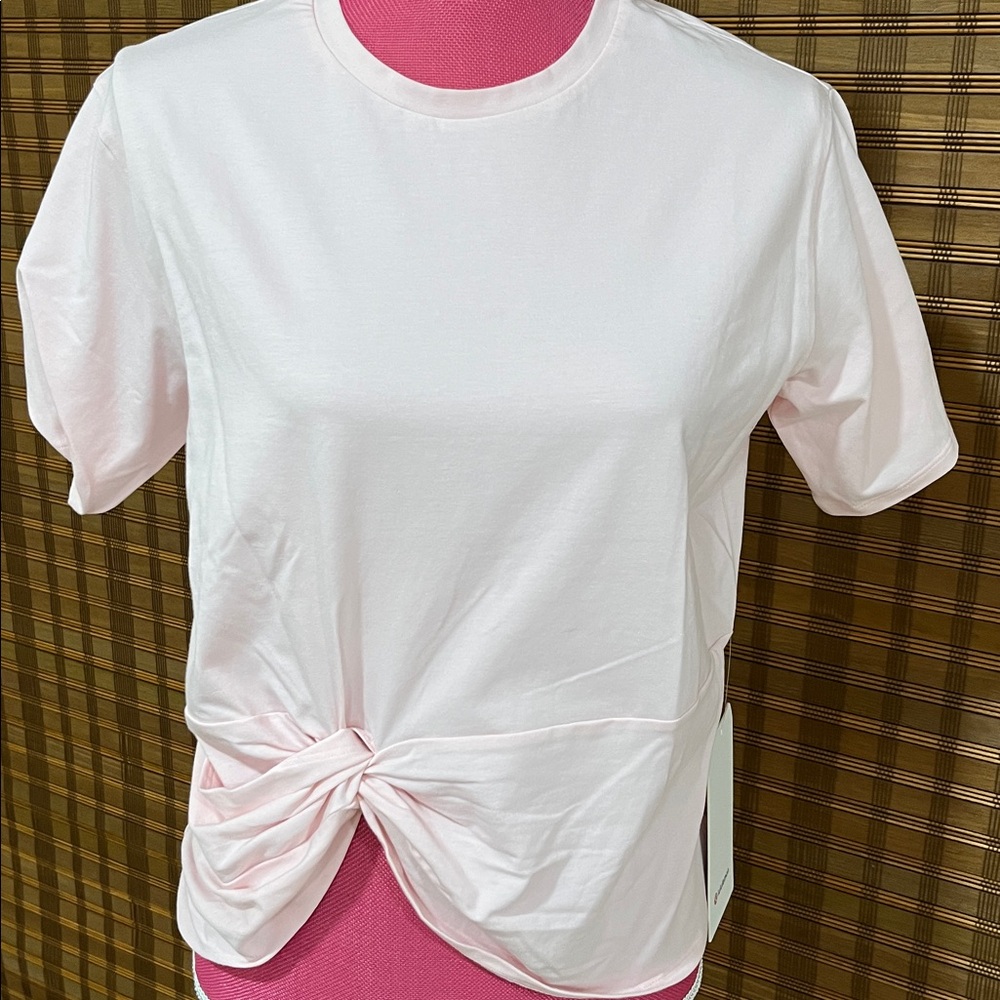 Lululemon soft Pink Knotted Women's Top new with tags